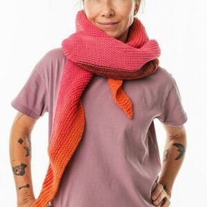 ✨ ONE-OF-A-KIND Handmade Triangle Shawl | Pink Orange Ombre | Dopamine Dressing
